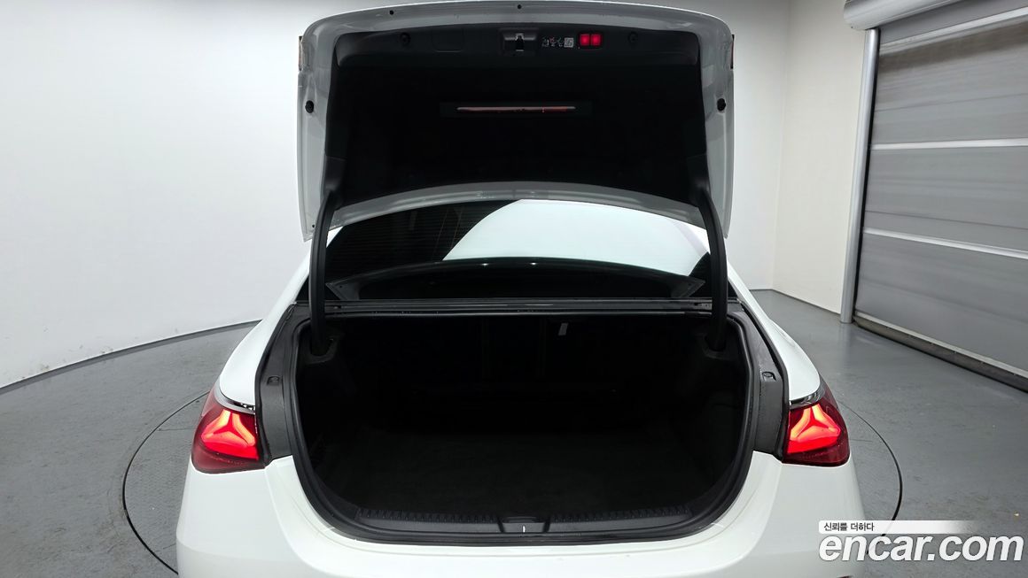 Mercedes-Benz E-Class 2025