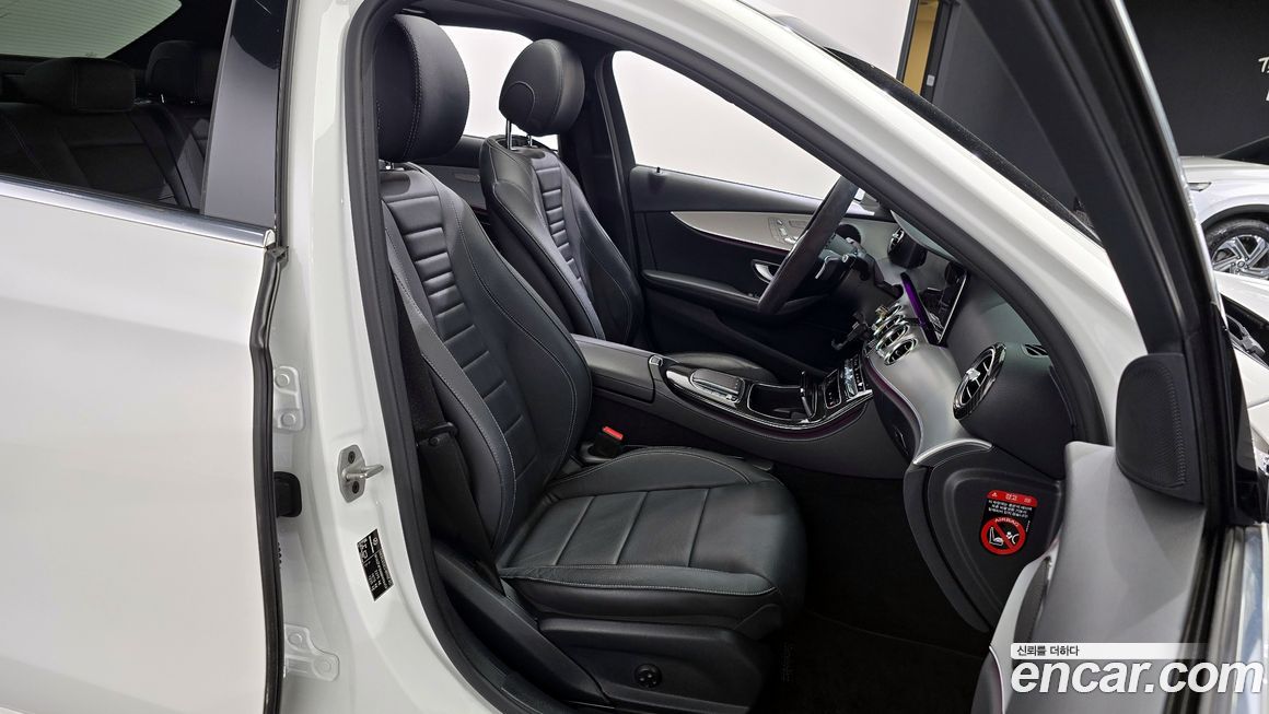 Mercedes-Benz E-Class 2021