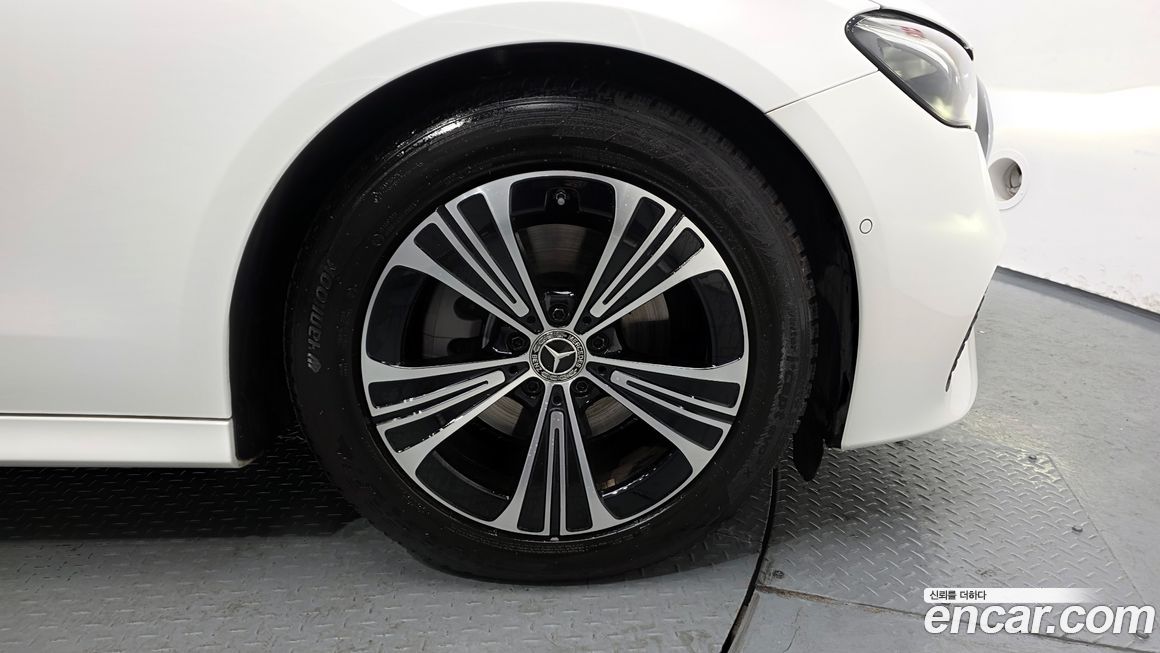Mercedes-Benz E-Class 2025