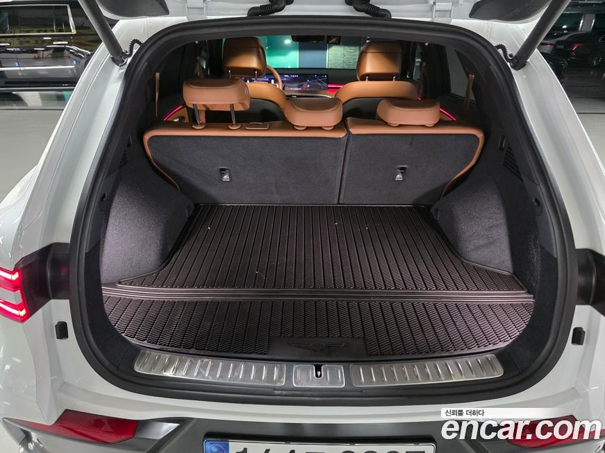 Genesis GV70 2025