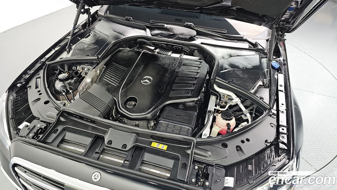 Mercedes-Benz S-Class 2023