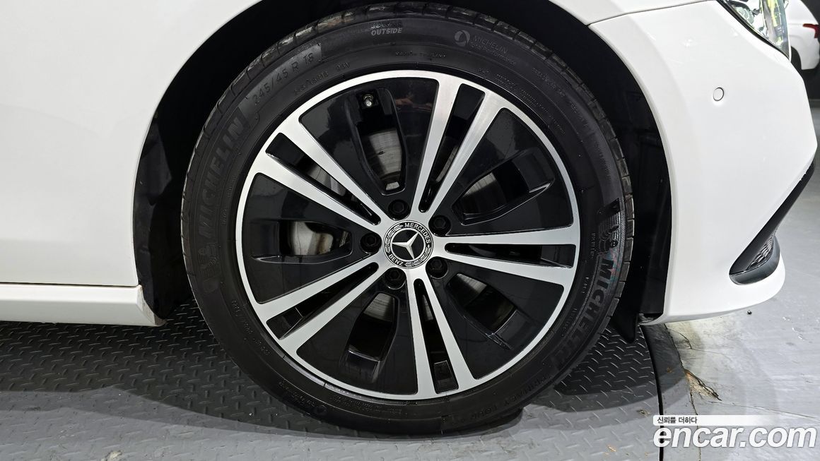 Mercedes-Benz E-Class 2021