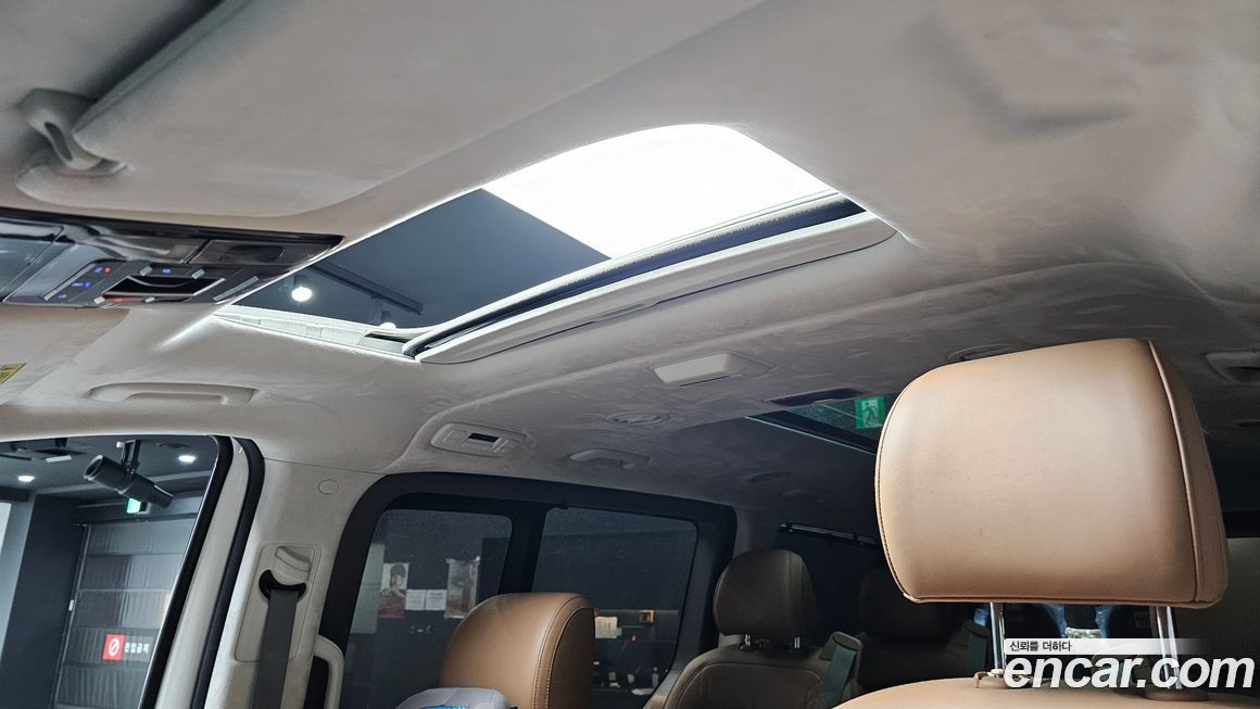 Hyundai Staria 2025