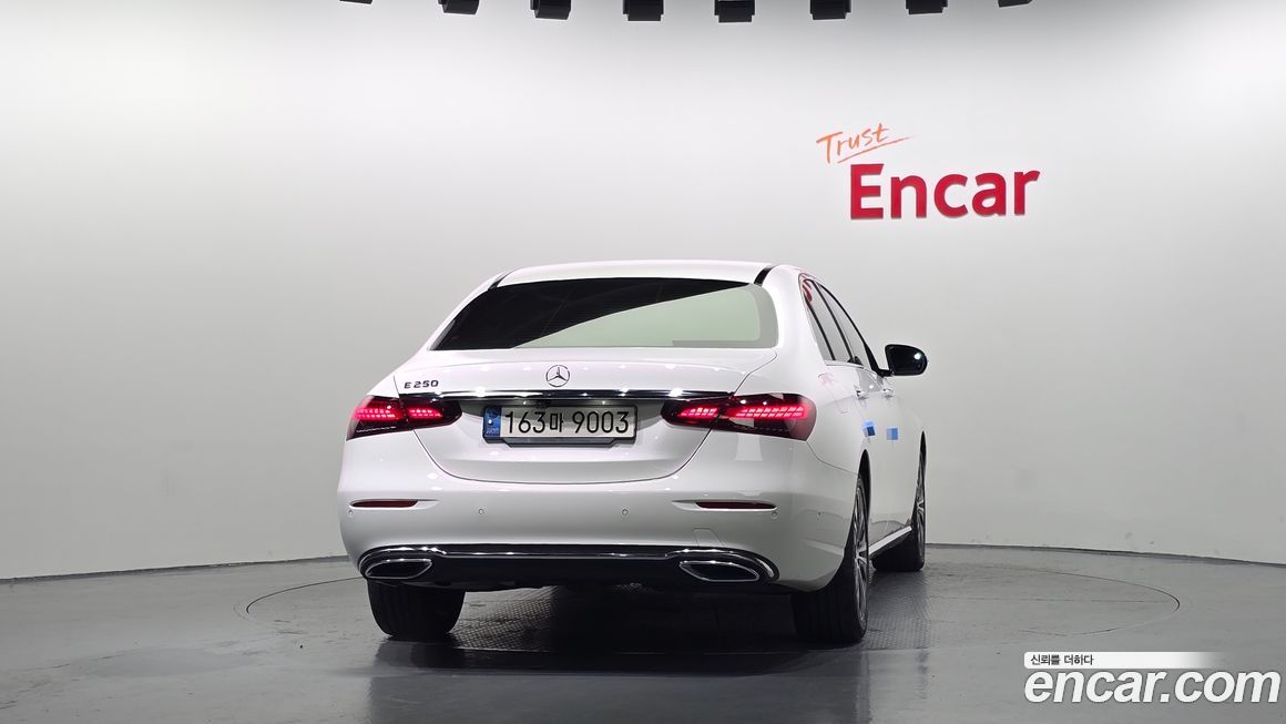 Mercedes-Benz E-Class 2021