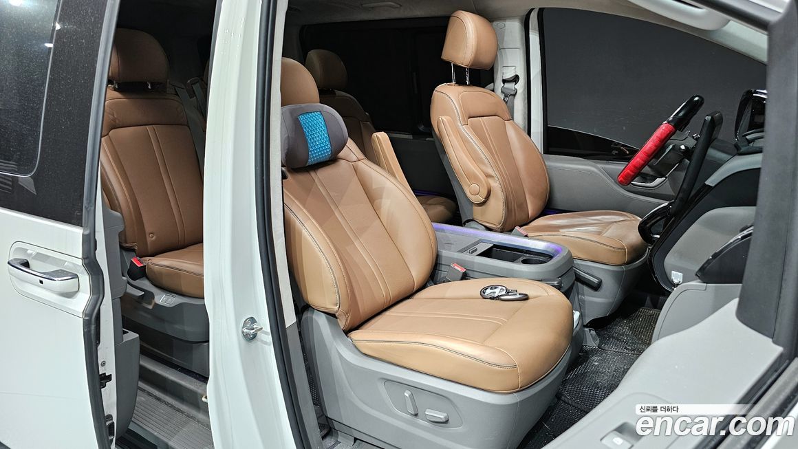 Hyundai Staria 2025