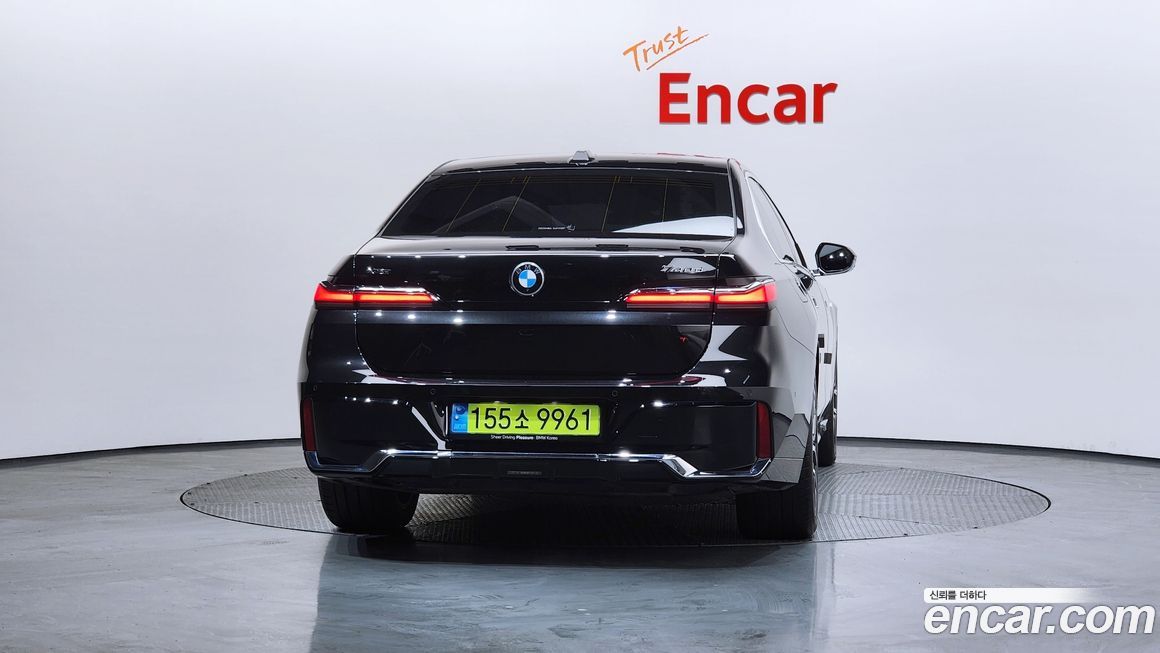BMW 7-Series 2024