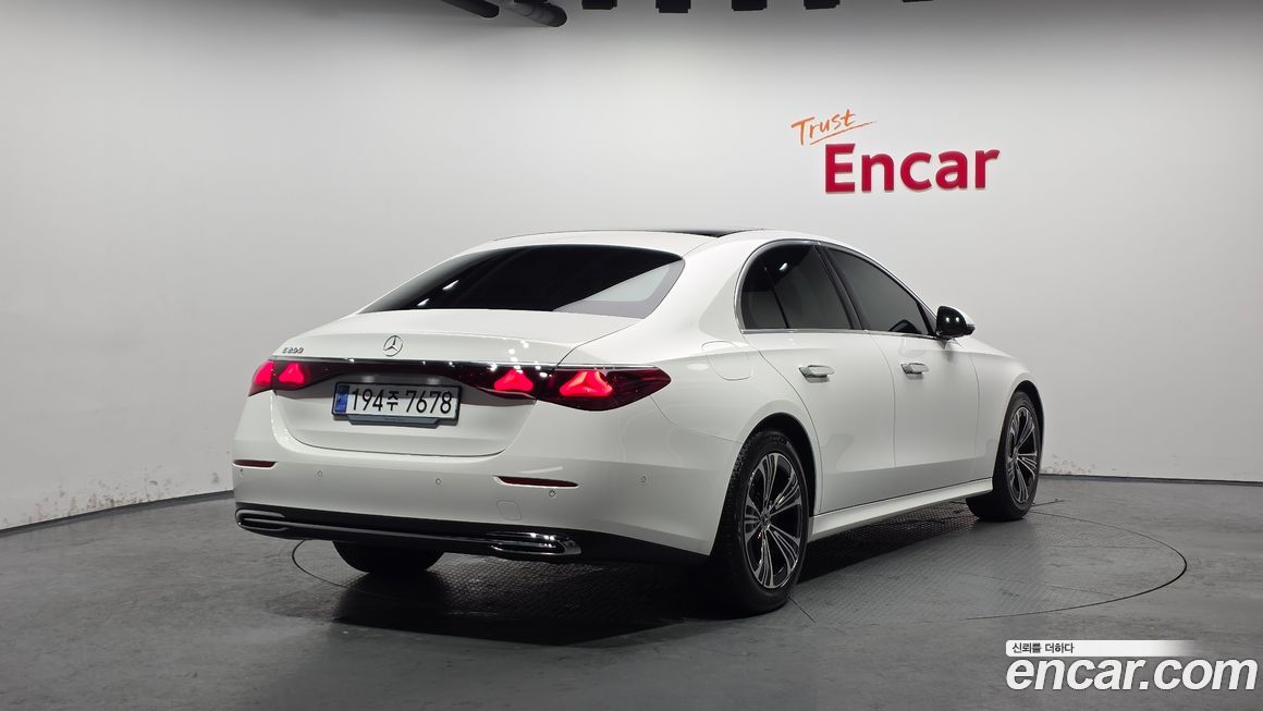 Mercedes-Benz E-Class 2025