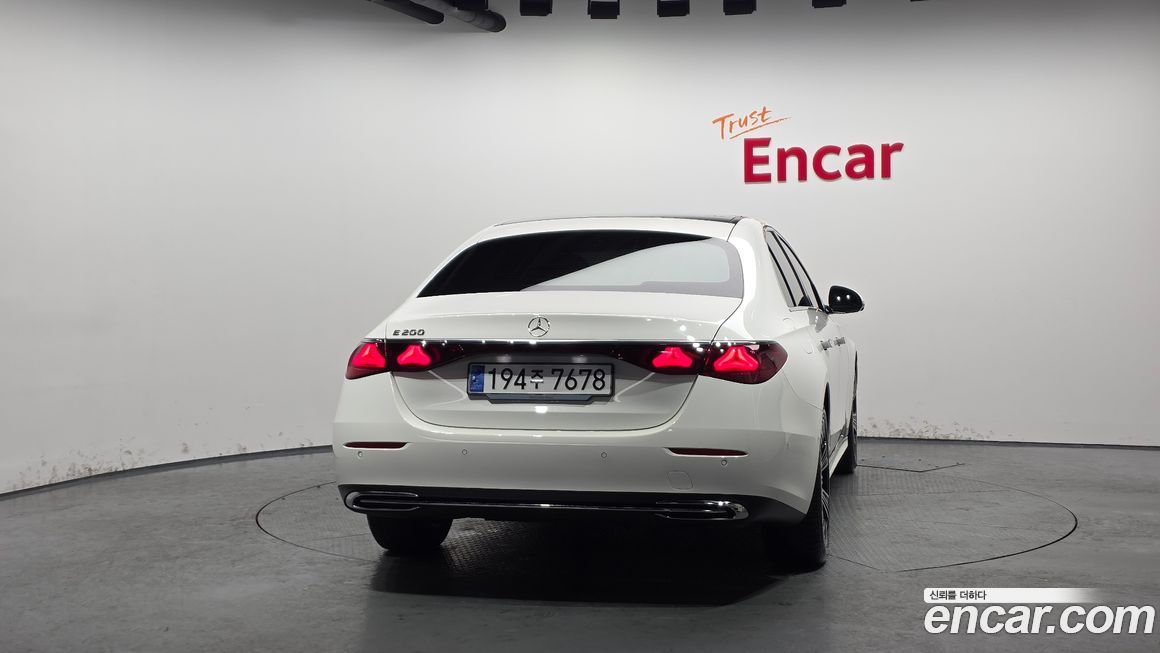 Mercedes-Benz E-Class 2025