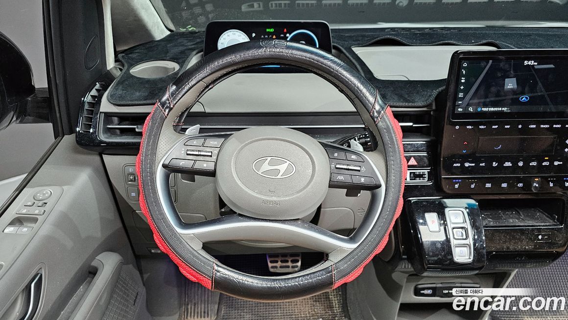 Hyundai Staria 2025
