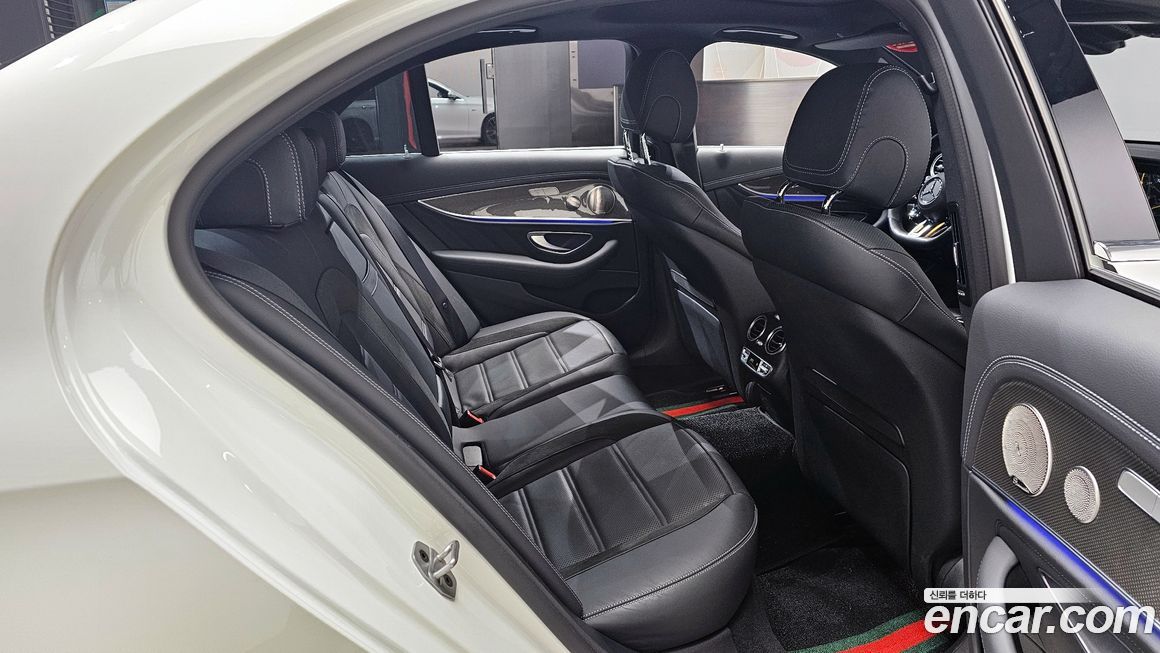 Mercedes-Benz E-Class 2022