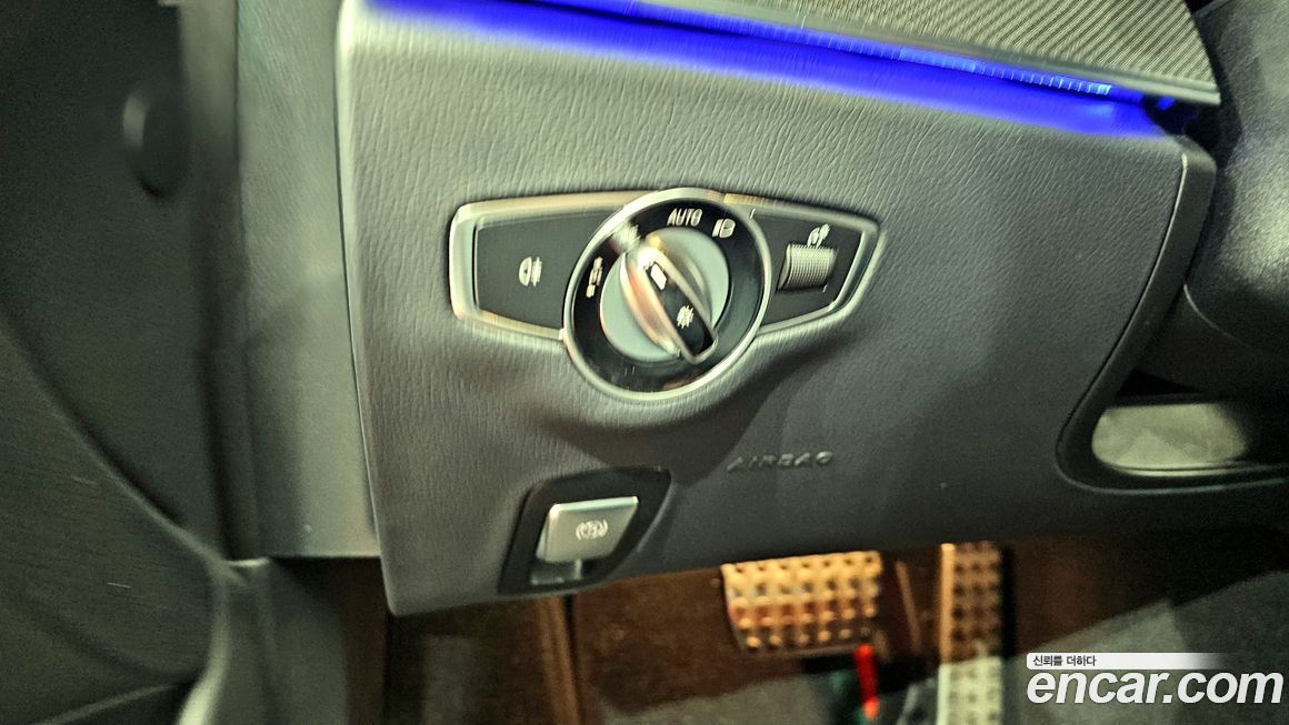 Mercedes-Benz E-Class 2022