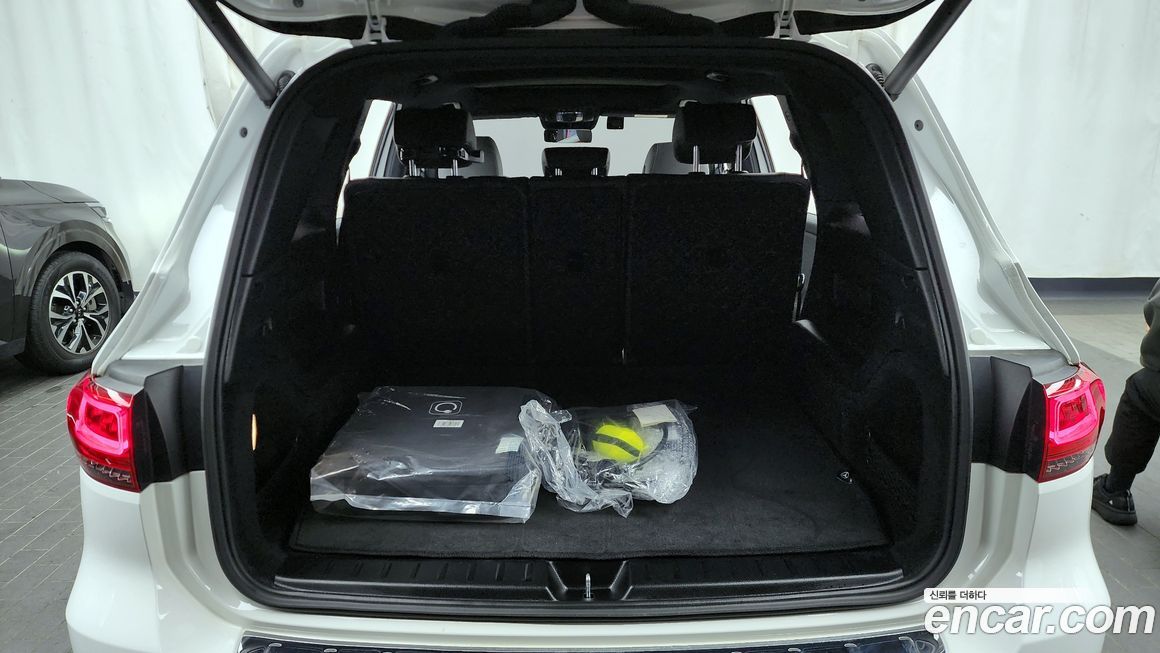 Mercedes-Benz EQB 2024