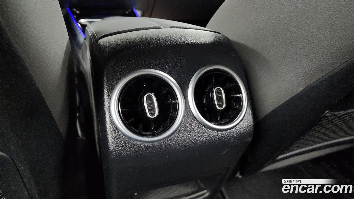 Mercedes-Benz EQB 2024