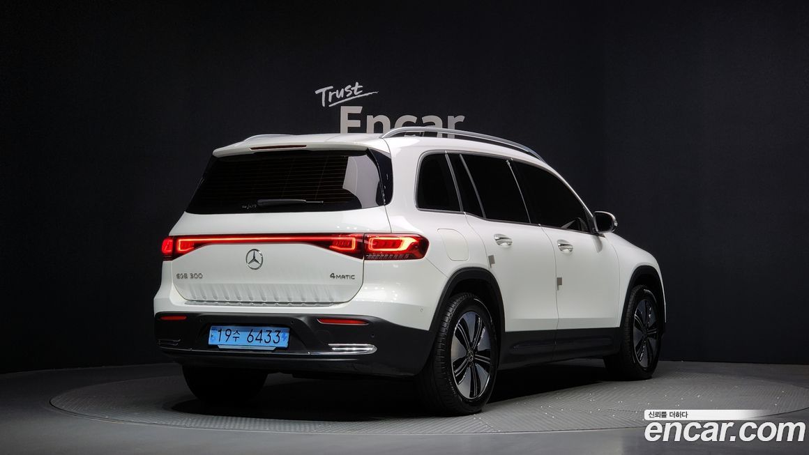 Mercedes-Benz EQB 2024