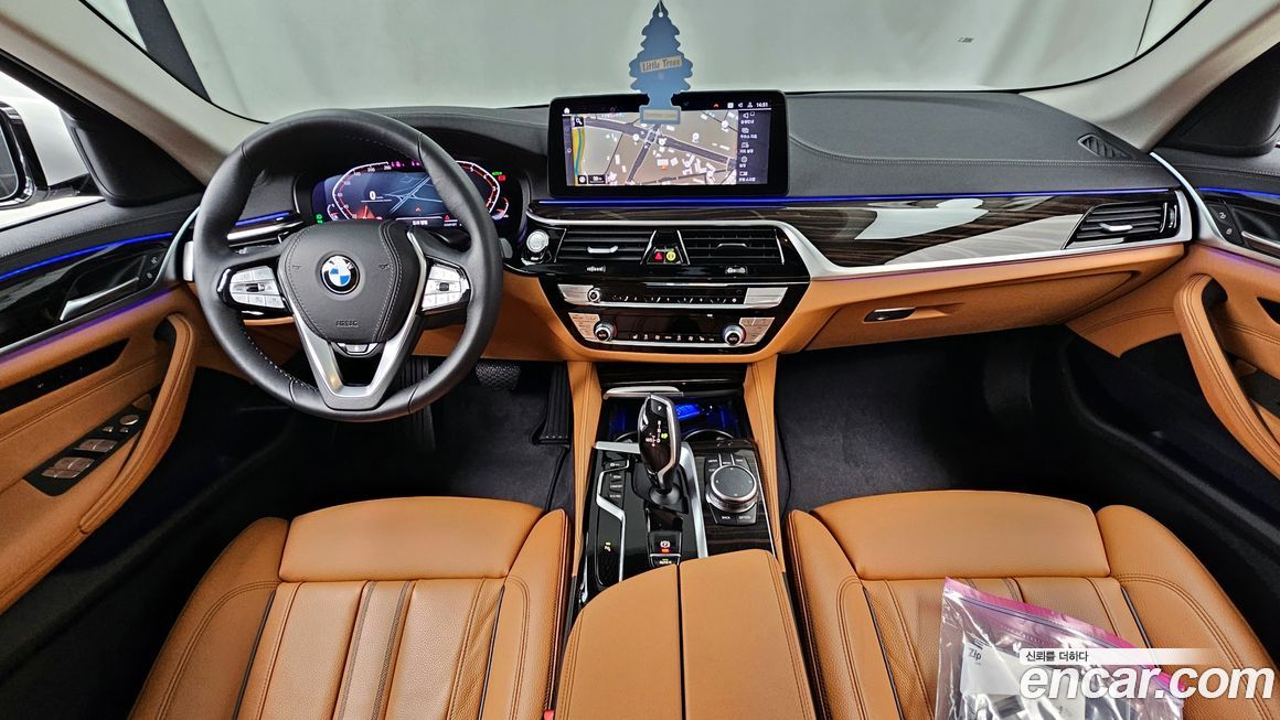 BMW 5-Series 2023