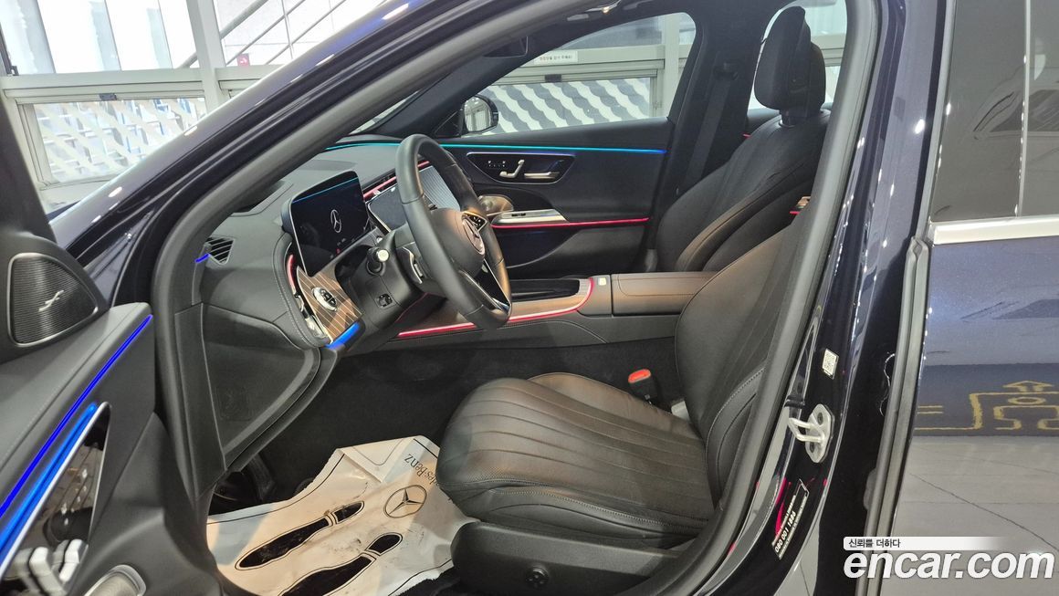 Mercedes-Benz E-Class 2024