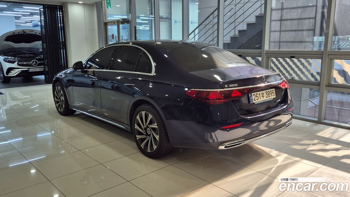 Mercedes-Benz E-Class 2024