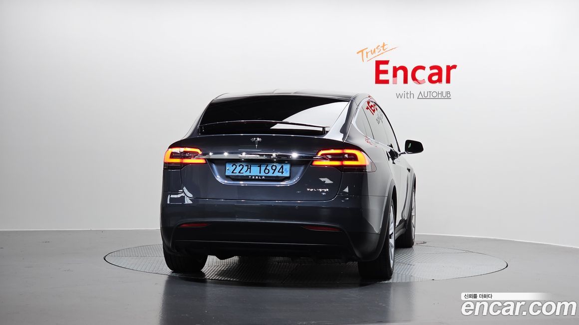 Tesla Model X 2020