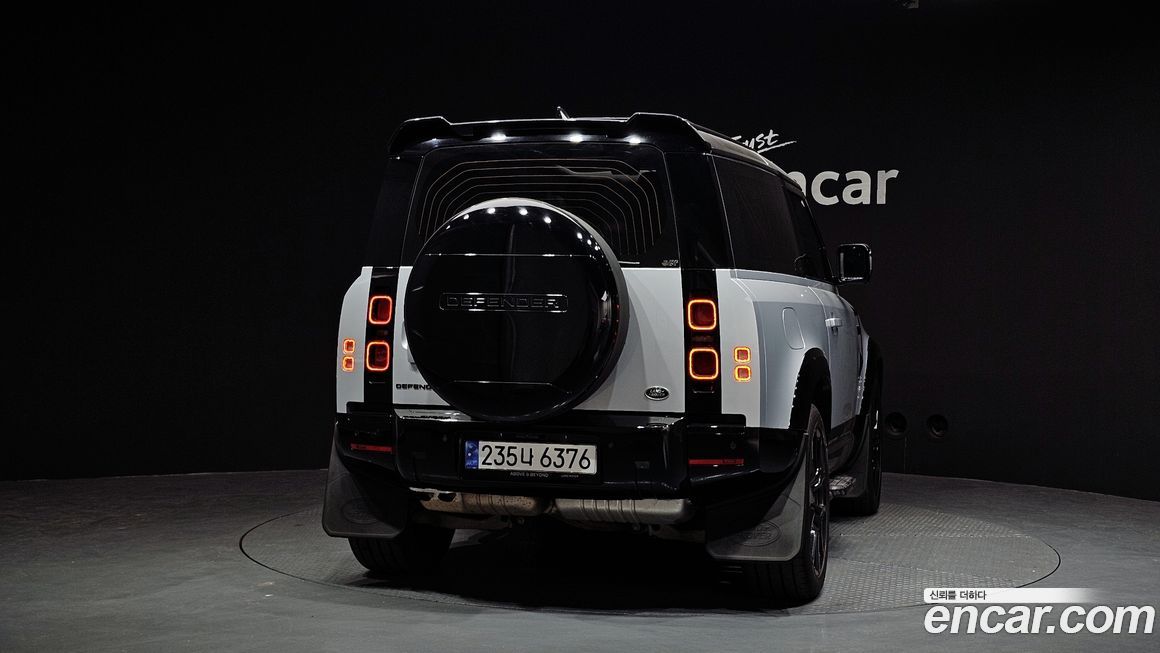 Land Rover Defender 2022