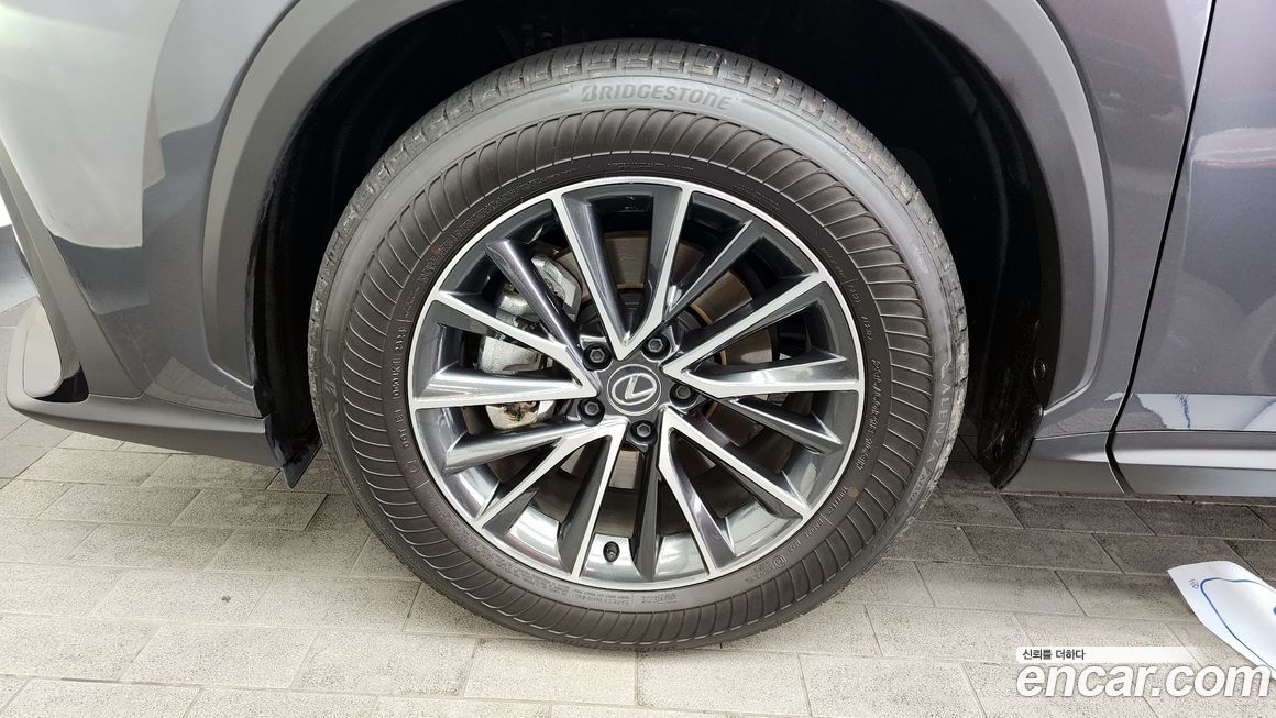 Lexus NX 2025
