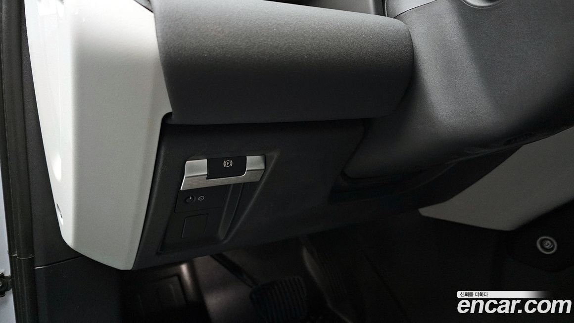 Land Rover Defender 2022