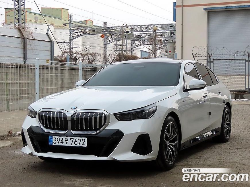 BMW 5-Series 2025