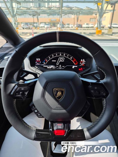Lamborghini Huracan 2023