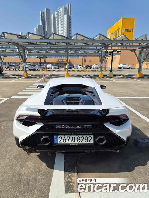 Lamborghini Huracan 2023