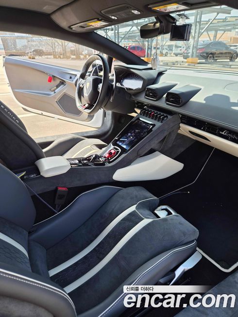 Lamborghini Huracan 2023