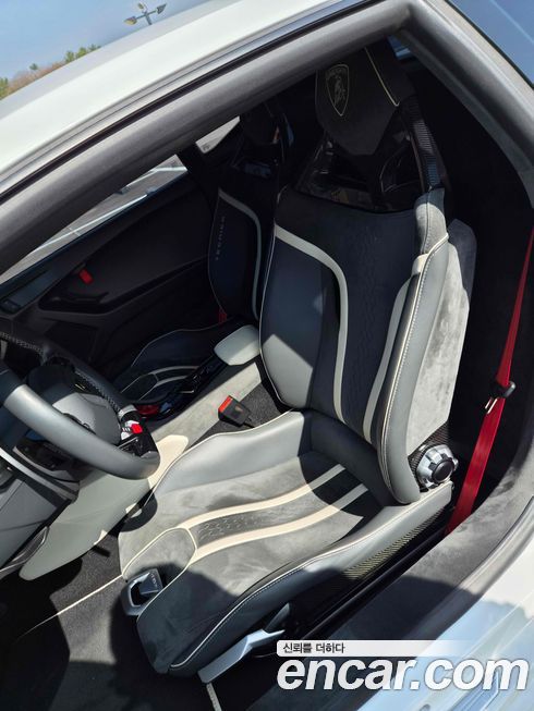 Lamborghini Huracan 2023