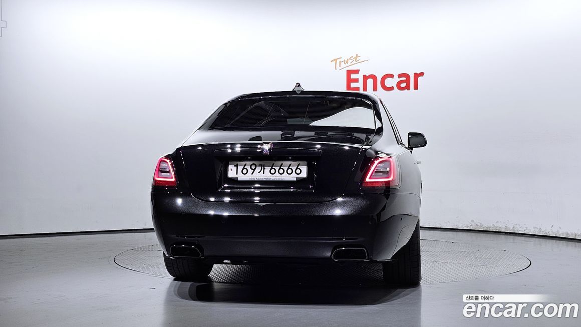 Rolls-Royce Ghost 2023