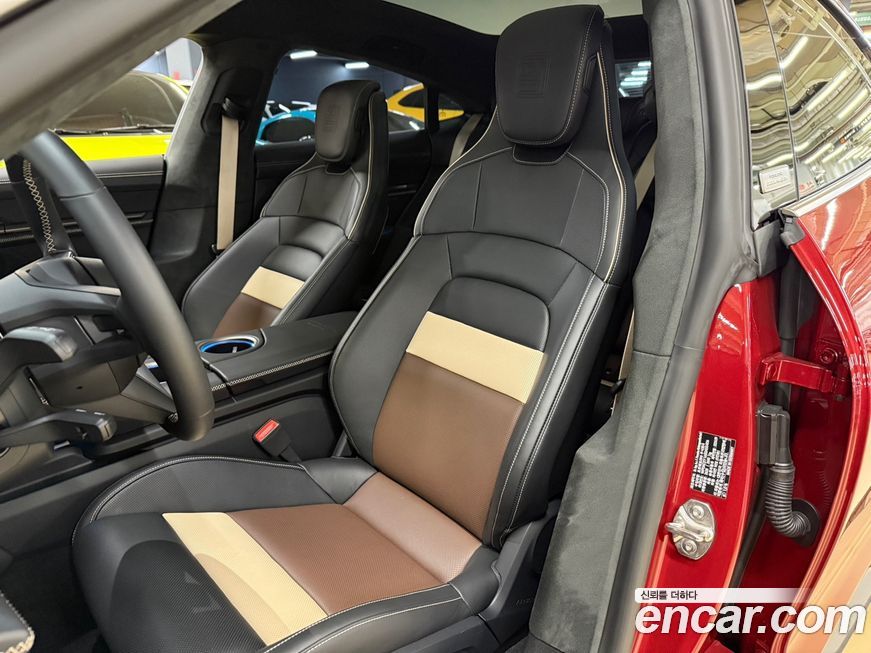 Porsche Taycan 2025