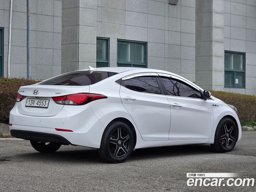 Hyundai AVANTE 2015