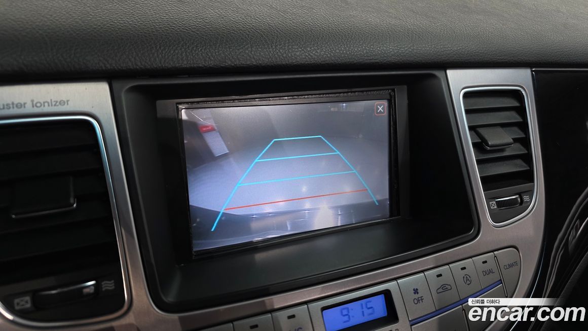 Hyundai Genesis 2012