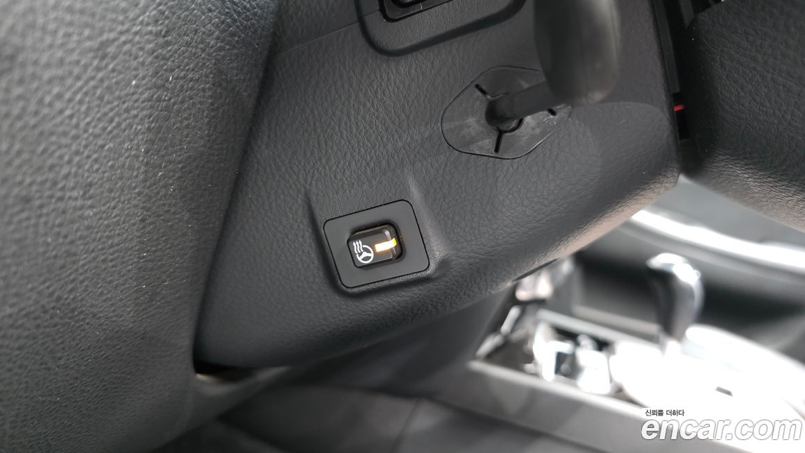 Hyundai Genesis 2012