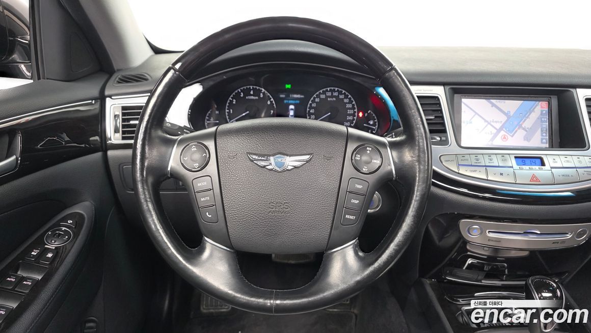 Hyundai Genesis 2012