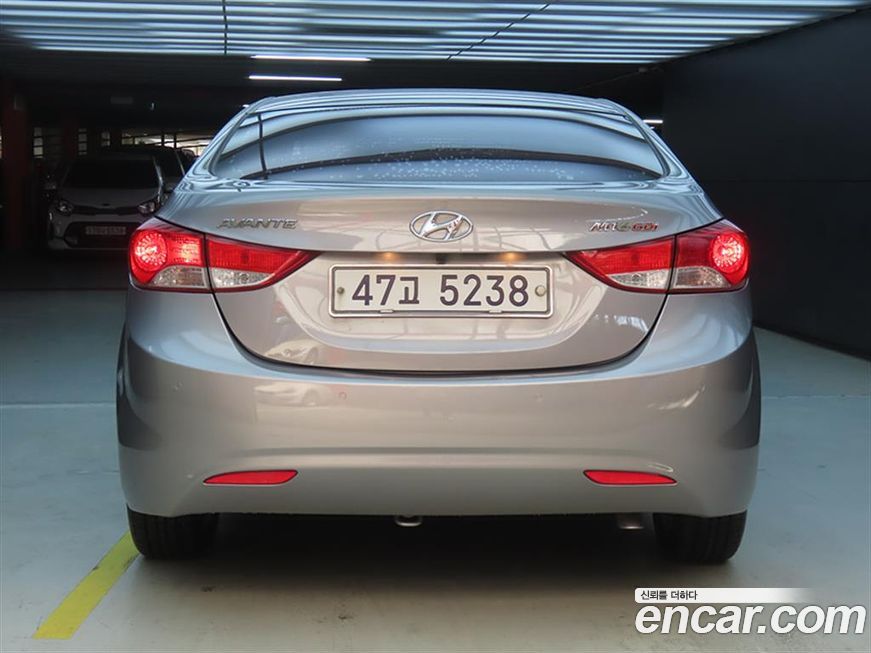 Hyundai AVANTE 2012