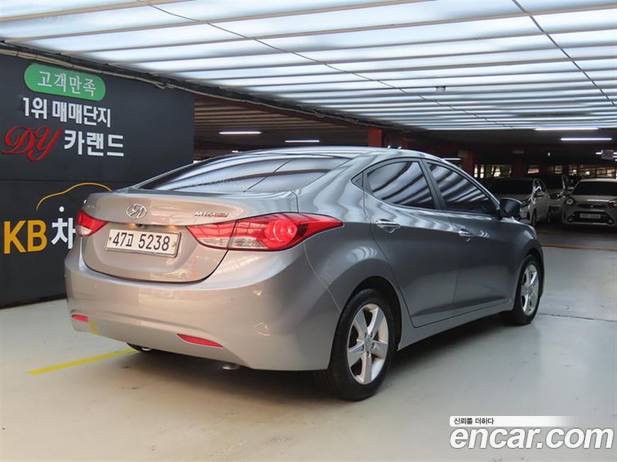 Hyundai AVANTE 2012