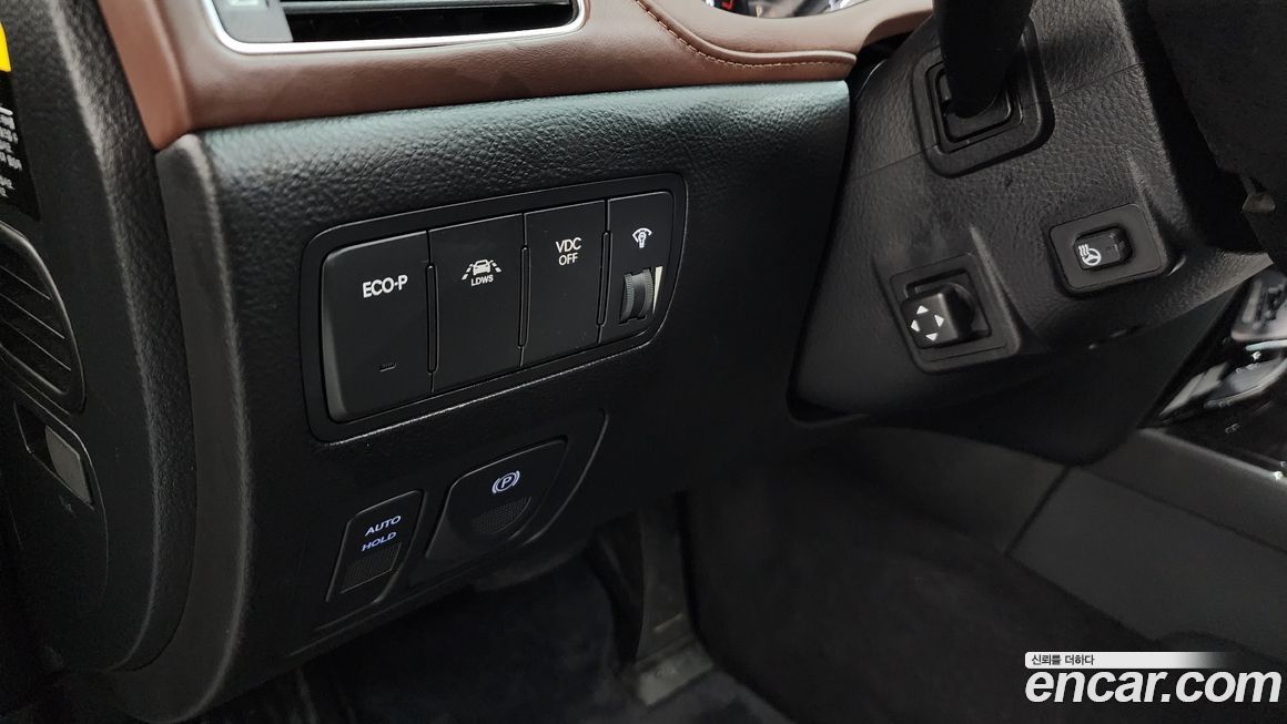 Hyundai Genesis 2012