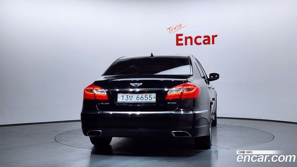 Hyundai Genesis 2012