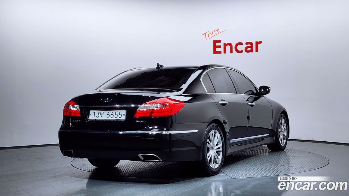 Hyundai Genesis 2012