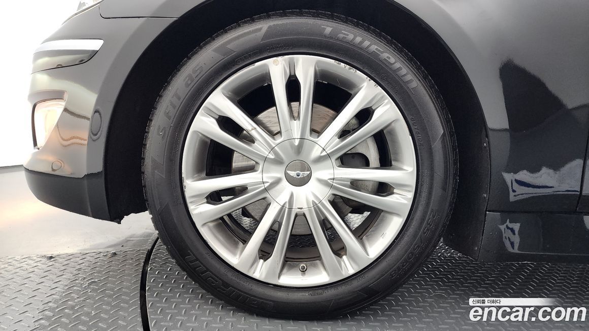 Hyundai Genesis 2012