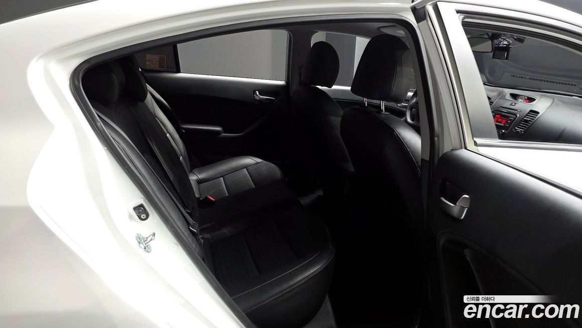 Kia K3 2016