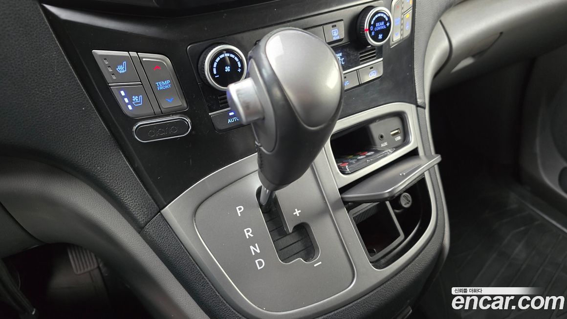 Hyundai Starex 2016