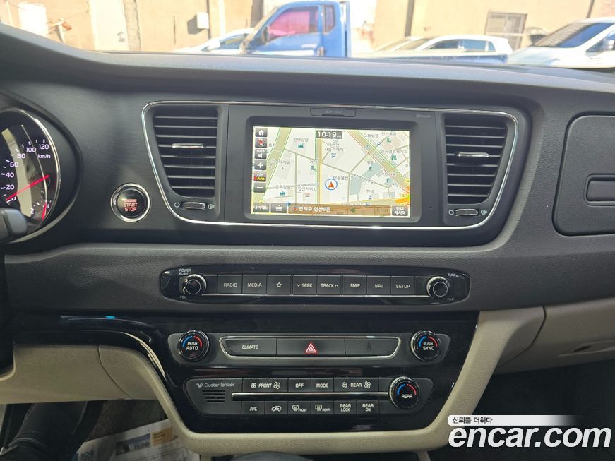 Kia Canival 2018