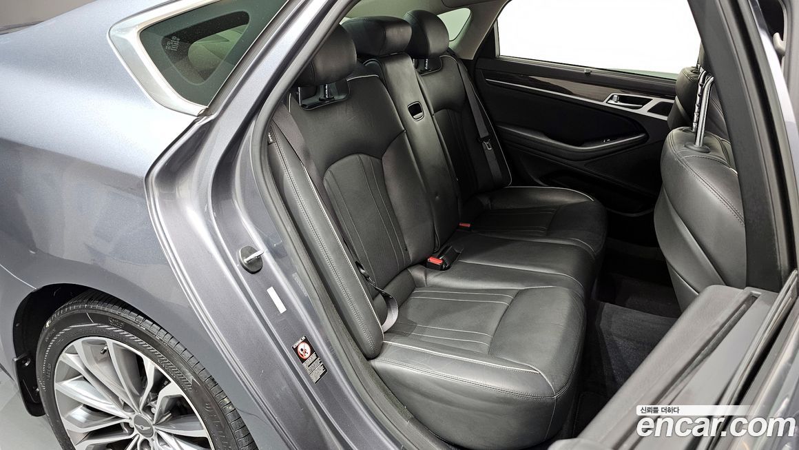 Hyundai Genesis 2015