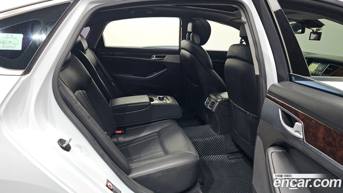 Hyundai Genesis 2016