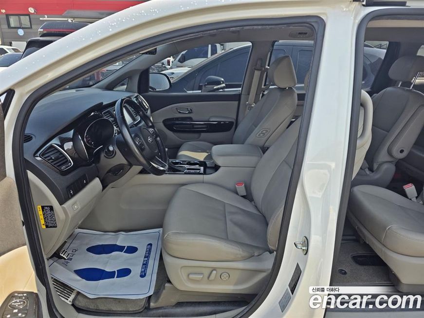 Kia Canival 2019