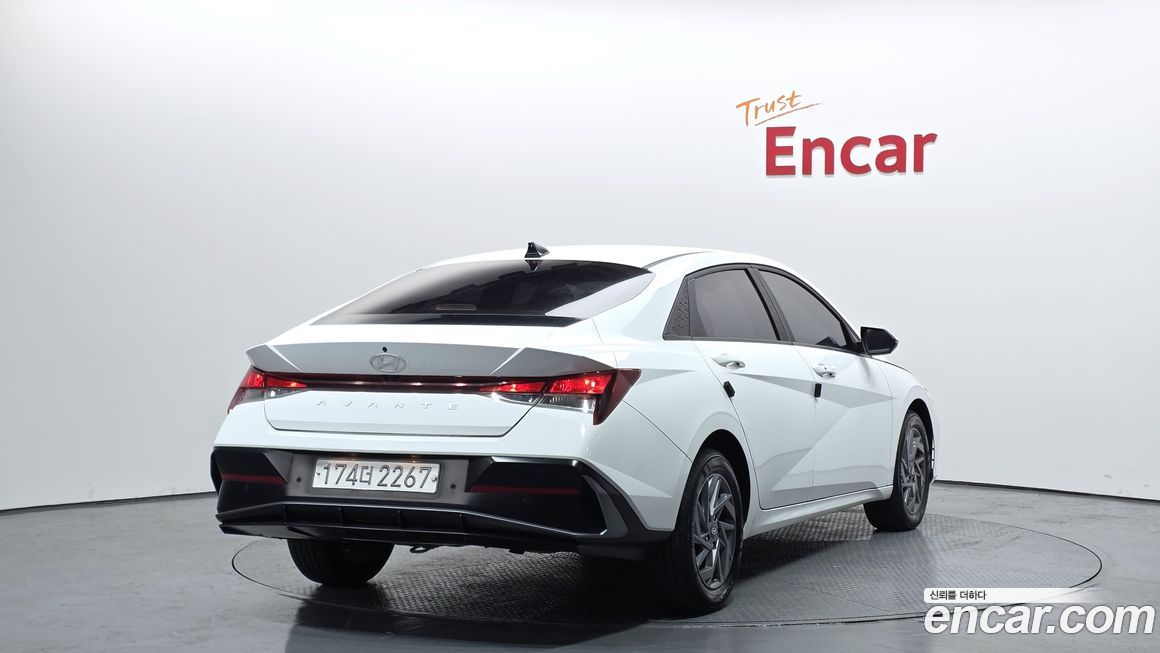 Hyundai AVANTE 2024