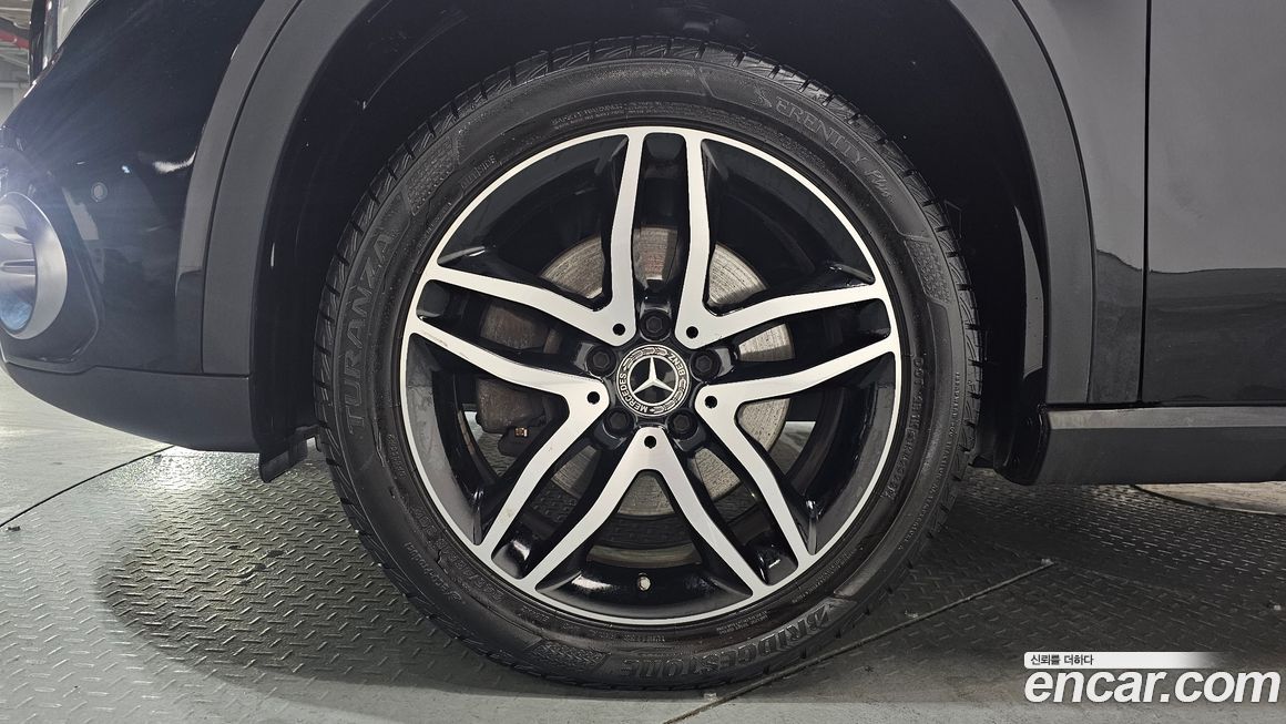 Mercedes-Benz GLA-Class 2019